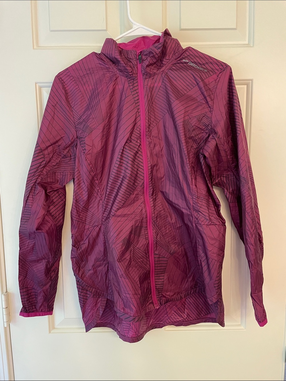 Brooks purple lightweight running full zip jacket windbreaker